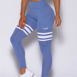 Bombshell leggings perform butt scrunch with pockets